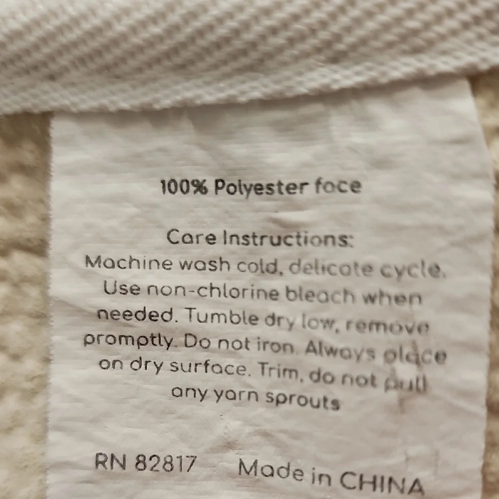 Mini Spa Bathroom Kit. Thick White Bath Mat, Hand Towel, Bowl W Essential Oil